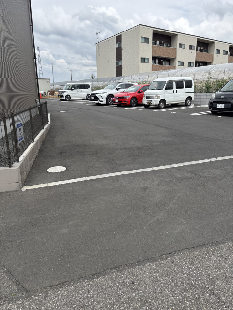 大室1409グランプレーヌ駐車場の駐車場写真