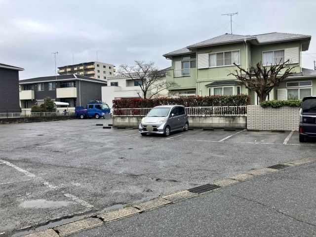 LOCAL FARM 稲毛小中台 駐車場の駐車場写真