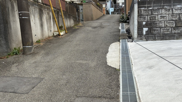 原の台鉄塔ロータリー坂上の駐車場写真