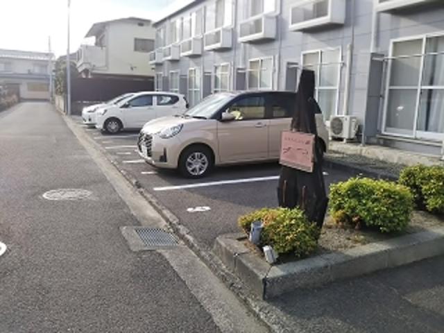 レオパレスグランシャリオ駐車場【18013】の駐車場写真