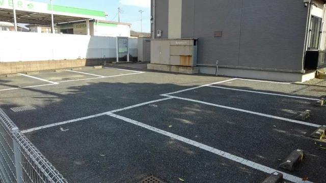 レオパレスシーサイド30駐車場【32747】の駐車場写真