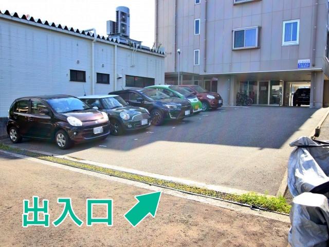 ALBANI【C319】の駐車場写真