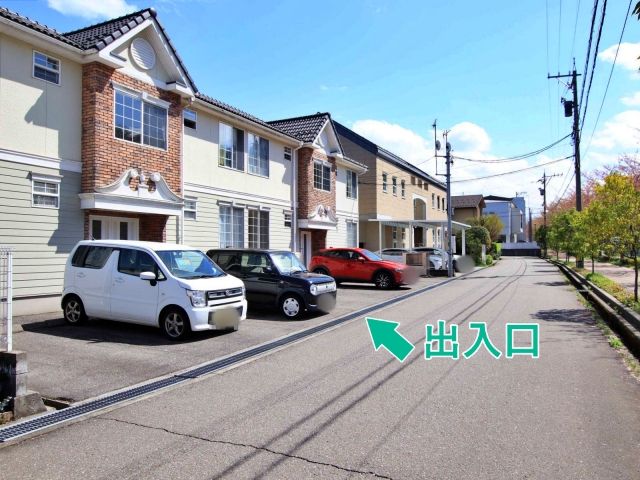 リバレイン【C975】の駐車場写真