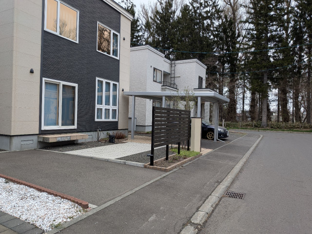 麻生球場徒歩7分☆新琴似12-1駐車場の駐車場写真