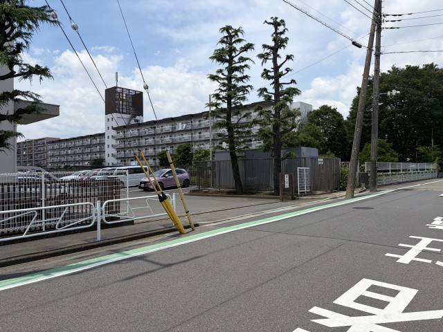 めじろ台マンションB棟駐車場の駐車場写真