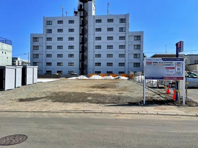 豊平区平岸6条14駐車場の駐車場写真