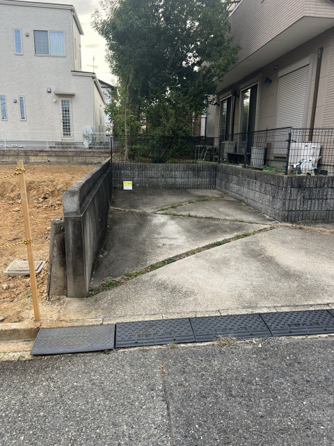 川西市緑台 3丁目駐車場の駐車場写真