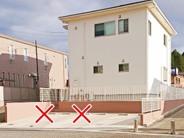 神戸市北区上津台1-4-3 白色建物前の駐車場写真