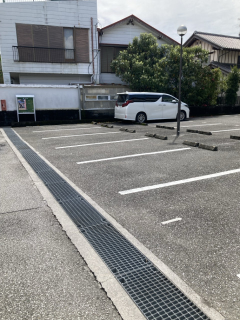 高須3丁目16-7駐車場の駐車場写真