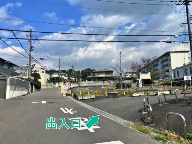 庭代台2丁 団地駐車場(6号棟集会所付近)の駐車場写真