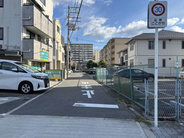 【現在お試し運用中の為、期間限定特別価格にしております】の駐車場写真