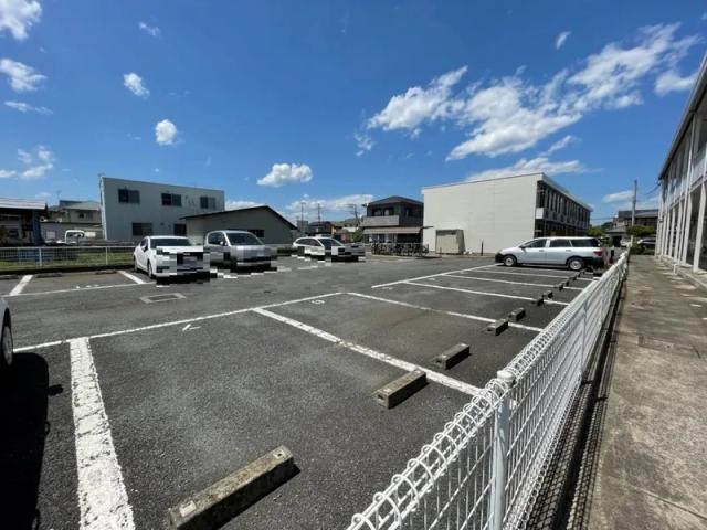 レオパレスローズ駐車場【16387】の駐車場写真