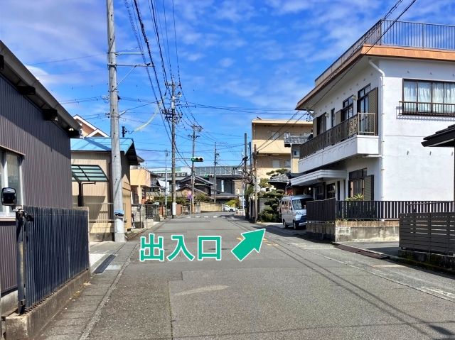 国吉田4丁目12-6駐車場の駐車場写真