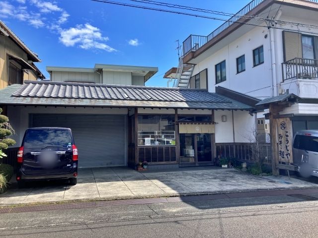 国吉田4丁目12-6駐車場の駐車場写真