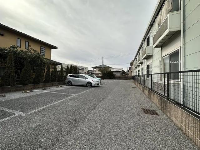 レオパレスプリムローズ野沢駐車場【23435】の駐車場写真