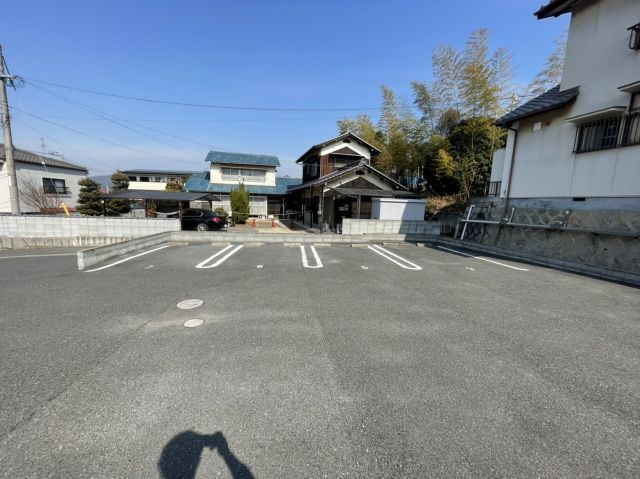シャーメゾン安原駐車場の駐車場写真