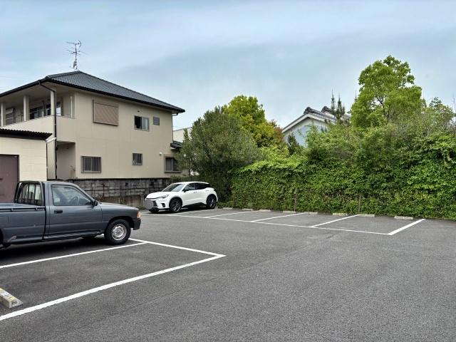 菅原三和マンション駐車場の駐車場写真