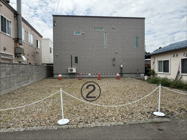 朝日町3丁目14番地の駐車場写真