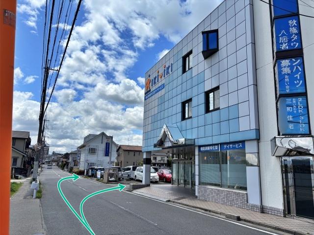 秋篠タウンハイツ駐車場の駐車場写真