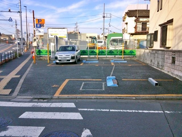 リロの駐車場 東伊興の駐車場写真