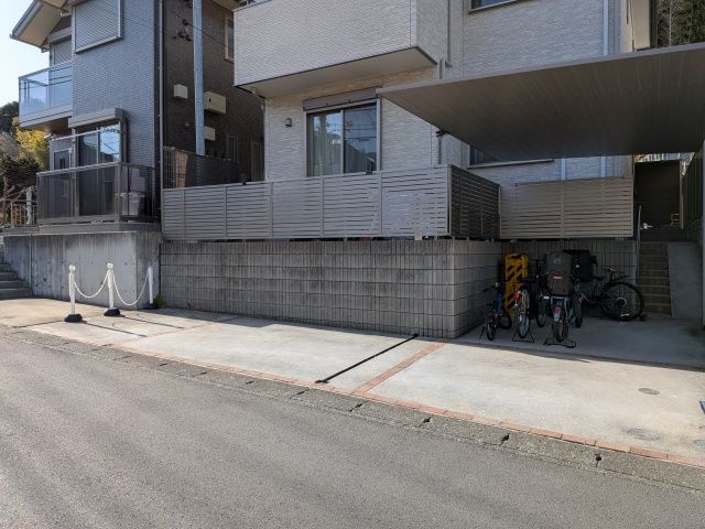 [8fbe3]港北区鳥山町駐車場の駐車場写真