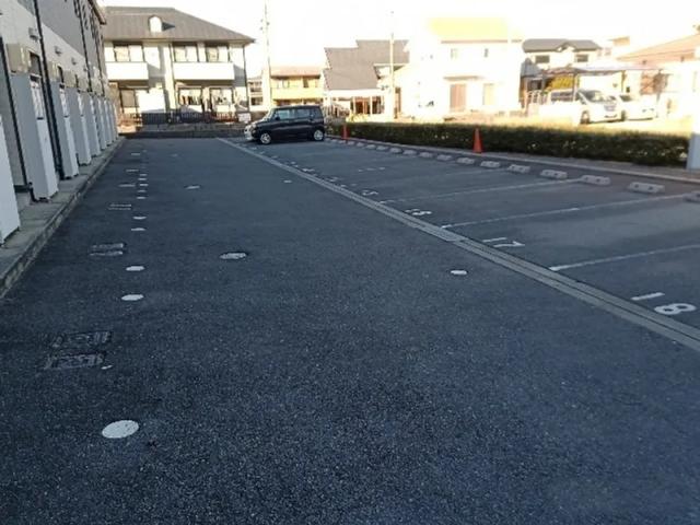 レオパレスラルジュ駐車場【31188】の駐車場写真