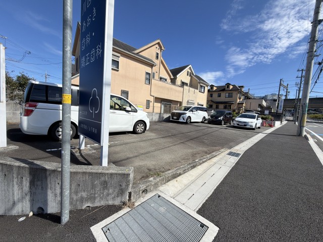 兵庫県川西市見野2の駐車場写真