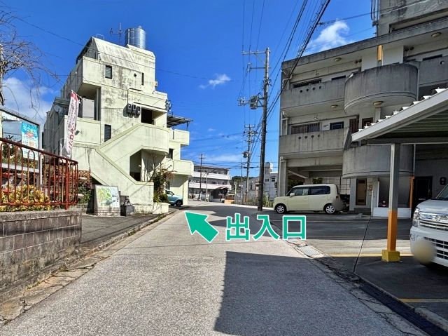 仲間2丁目35-5駐車場の駐車場写真