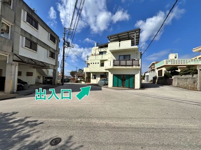 仲間2丁目35-5駐車場の駐車場写真