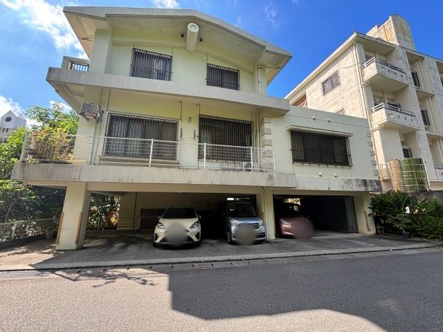 赤嶺1-15-2駐車場の駐車場写真