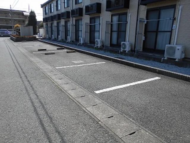 レオパレスヴェルデュール駐車場【25942】の駐車場写真