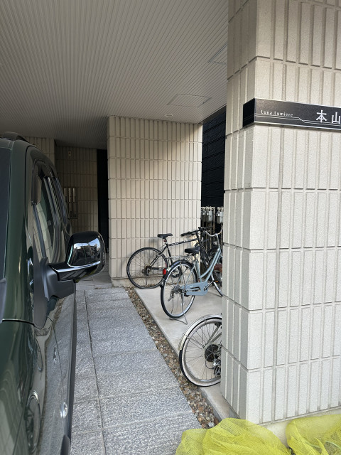 本山駅徒歩3分ルナ•ルミエール本山駐車場の駐車場写真