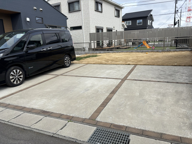 タキグチIIの駐車場写真