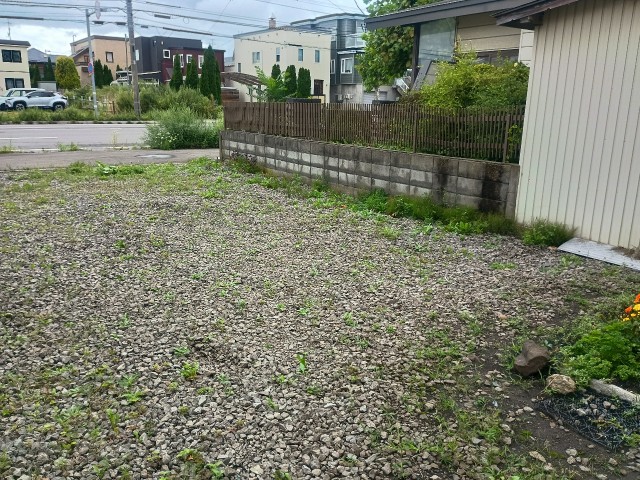 駒場町2-2駐車場の駐車場写真