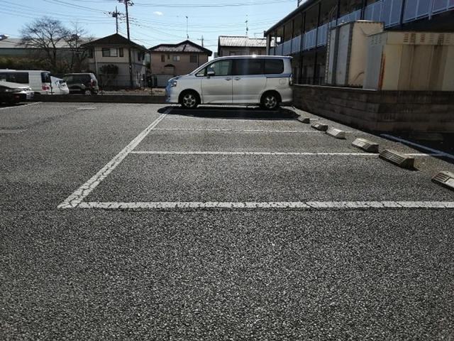 レオパレスウィンドハイツ駐車場【26405】の駐車場写真