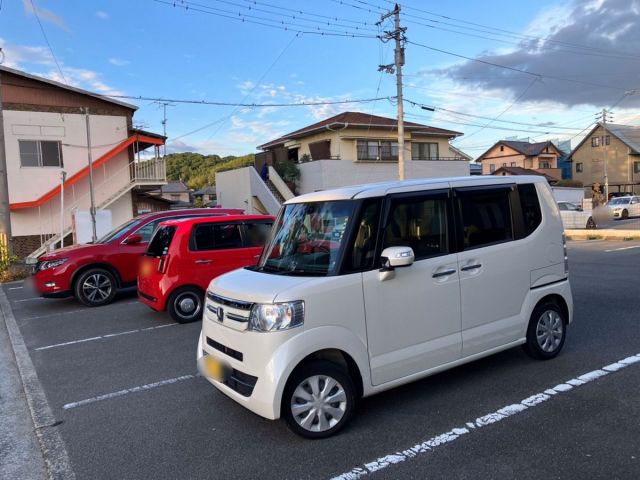 松山市南斎院町アキッパ駐車場の写真