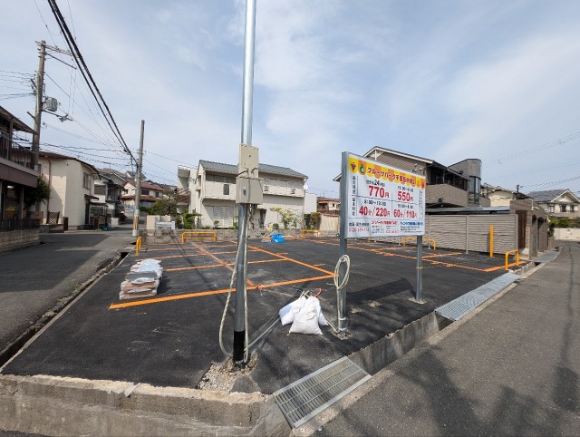 千里丘中駐車場の駐車場写真
