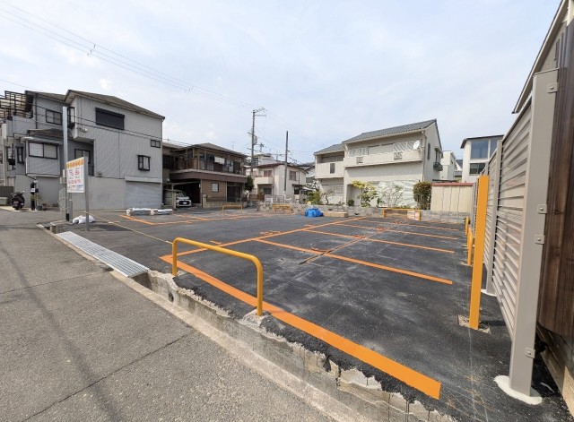 千里丘中駐車場の駐車場写真