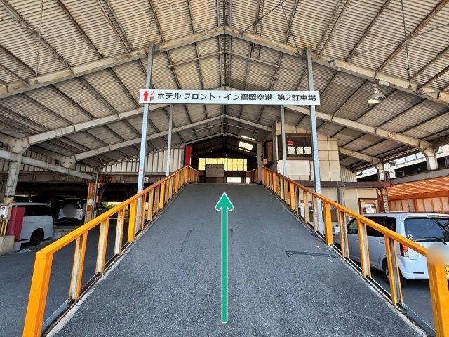 ホテル フロント・イン福岡空港 第2駐車場【2F】（6）の駐車場写真