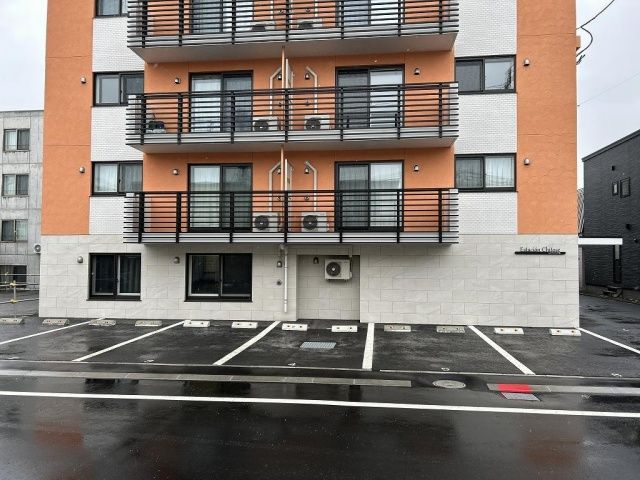 エスタシオン千歳駐車場の駐車場写真