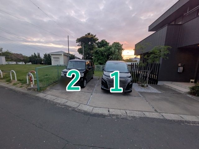 西貝塚3641-7 アキッパ駐車場【土】の駐車場写真