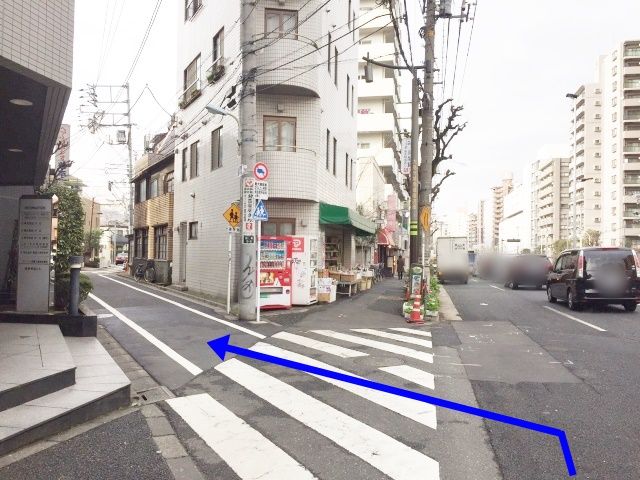 【道順1】山手通りからローソンすぐ先の一方通行の道へ入ります