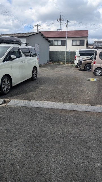 New石田ガレージの駐車場写真
