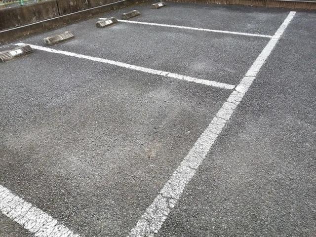 レオパレスハピネス駐車場【17095】の駐車場写真