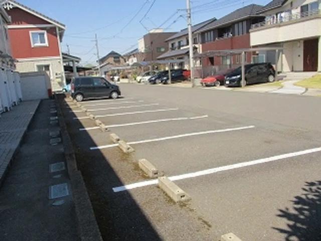レオパレスクレール・ド・シエル駐車場【22670】の駐車場写真