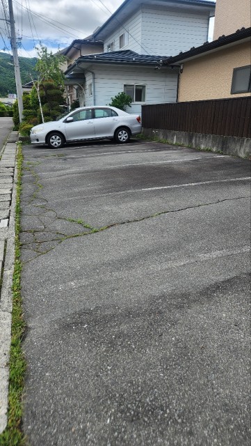 長野県諏訪郡下諏訪町西四王の駐車場写真