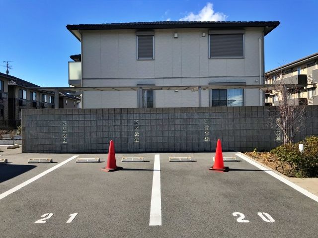 メゾン青龍駐車場の駐車場写真