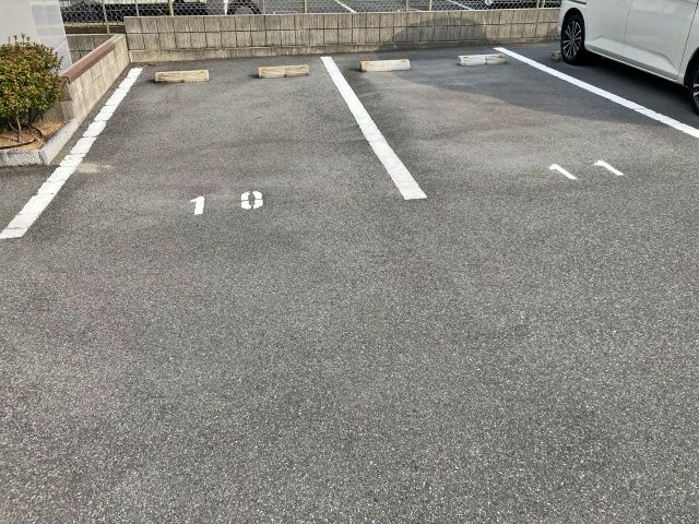 メゾン青龍駐車場の駐車場写真