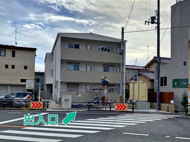 クリエオーレ滝ノ町の駐車場写真