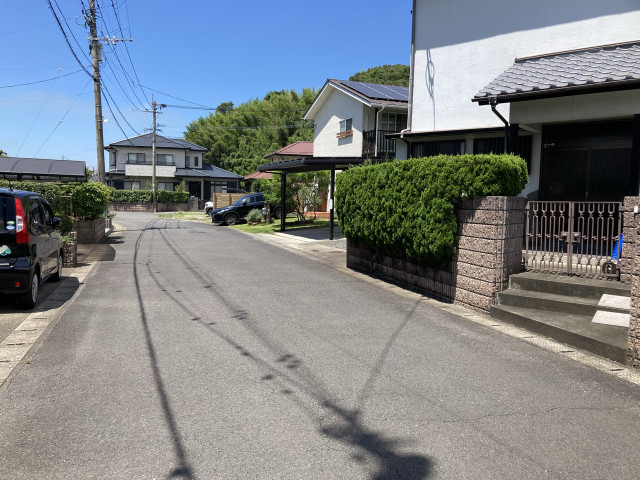 サンシャインしきど2駐車場右側の駐車場写真